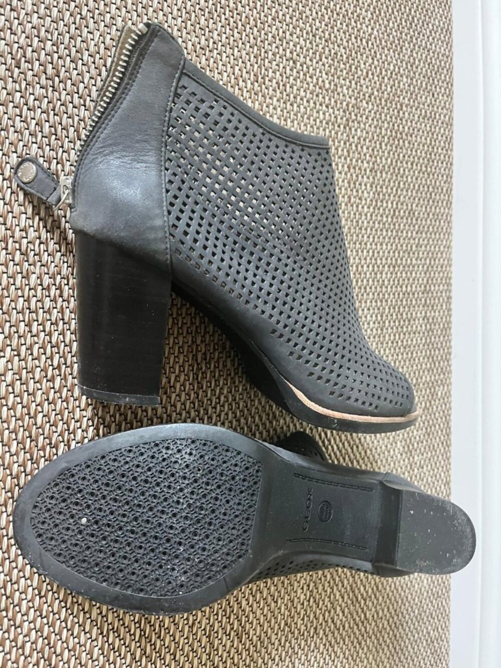 Like New Geox Shoes (Genuine Leather)